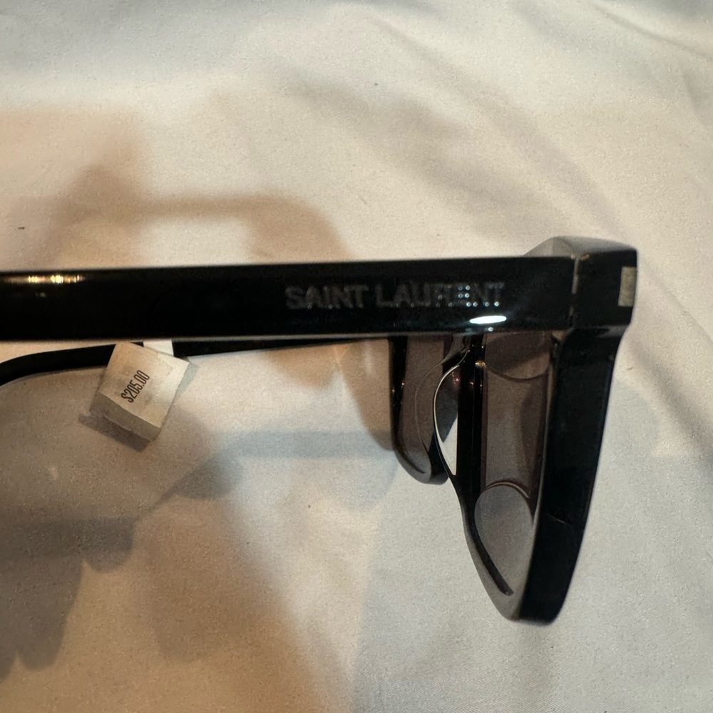 Men’s Saint Laurent sunglasses - Picture 3 of 12